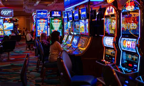Where to Find the Loosest Slots in Vegas .